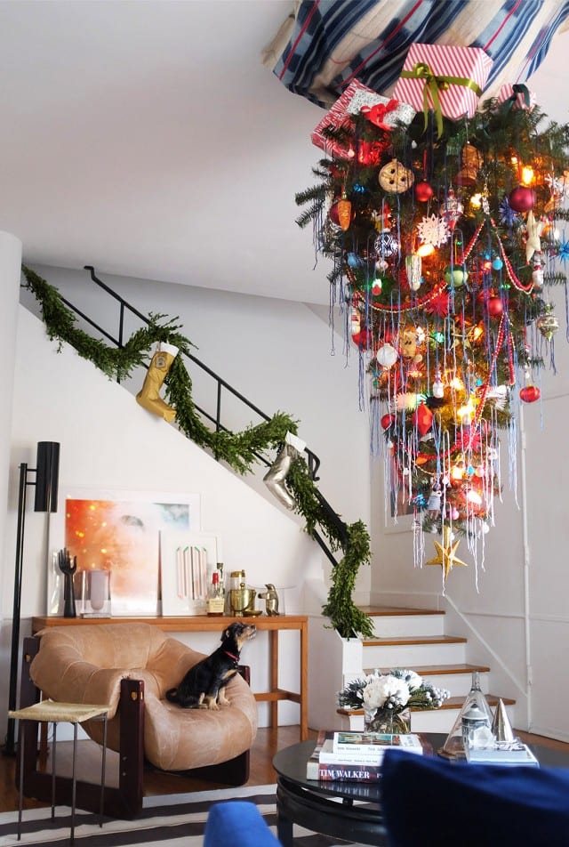 De eyecatcher voor de kerst een plafond kerstboom! Woontrendz