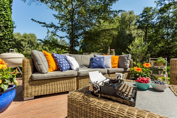 Loungeset met zomerse kussens