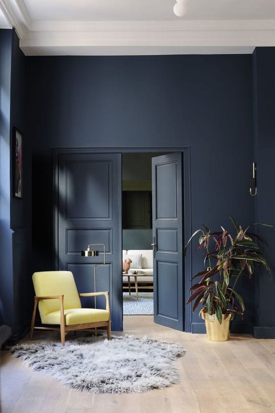 De kleur donkerblauw in je interieur