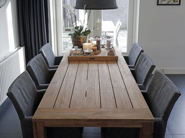 Eettafel van hout